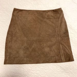 100% brown leather Guess size 4 skirt
